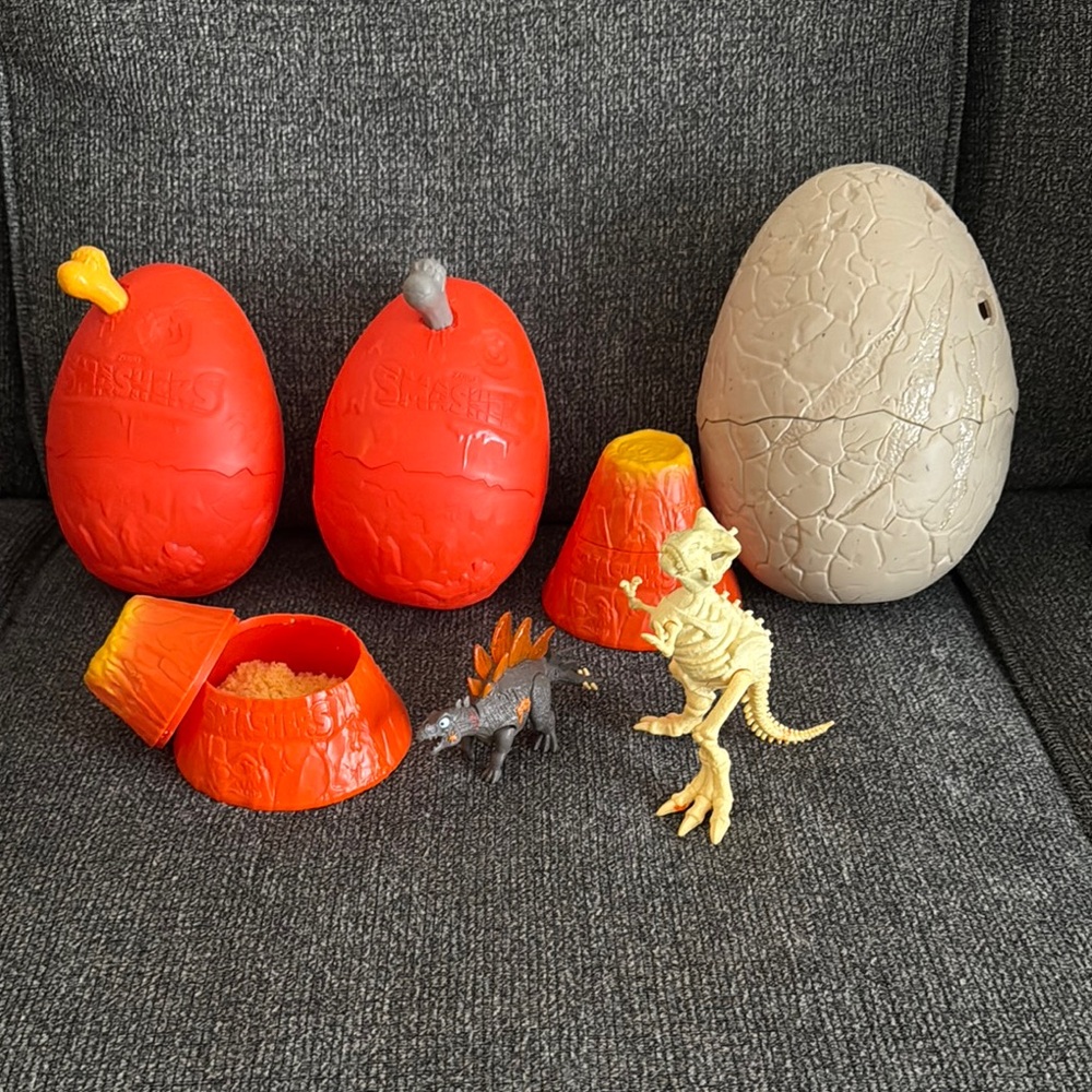 Red and Tan Reptile Egg Toy Set Dinosaurs Smashers